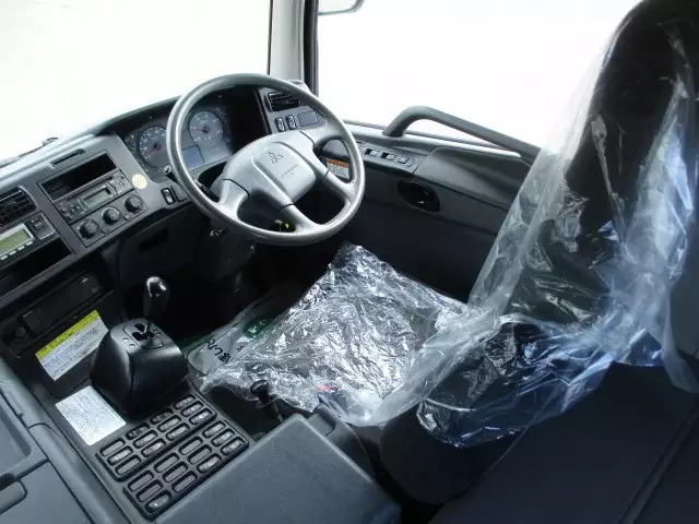 三菱ふそう スーパーグレート 小型 トラクタ（シングル） QPG