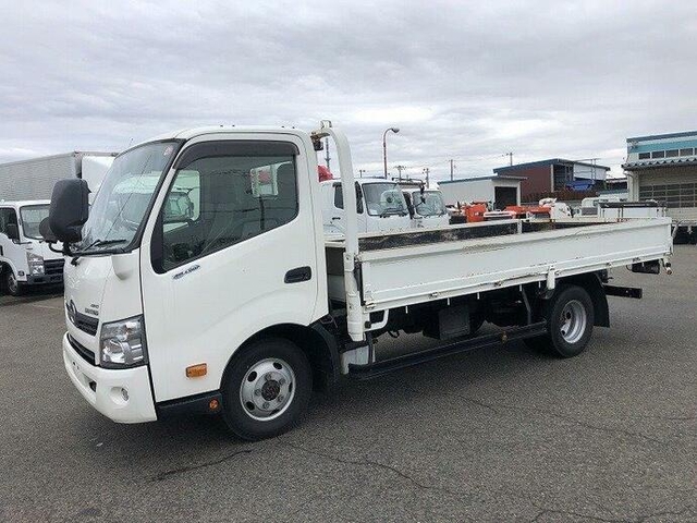 日野 デュトロ 小型 平ボディ TKG-XZU775M(9456) 1枚目