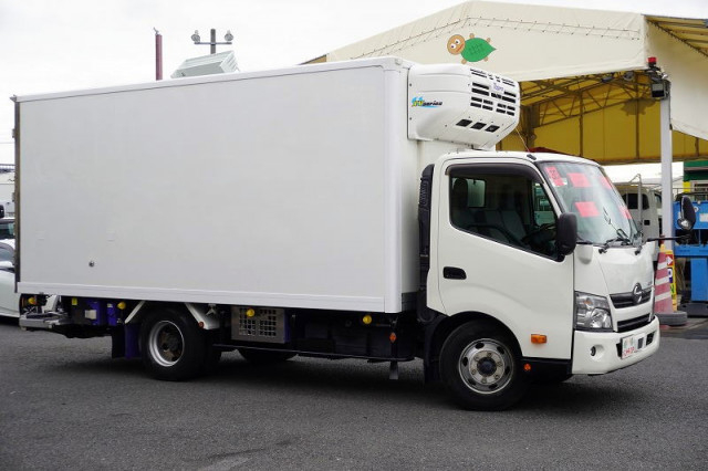 日野 デュトロ 小型 冷蔵冷凍バン TKG-XZU712M(110299) 6枚目