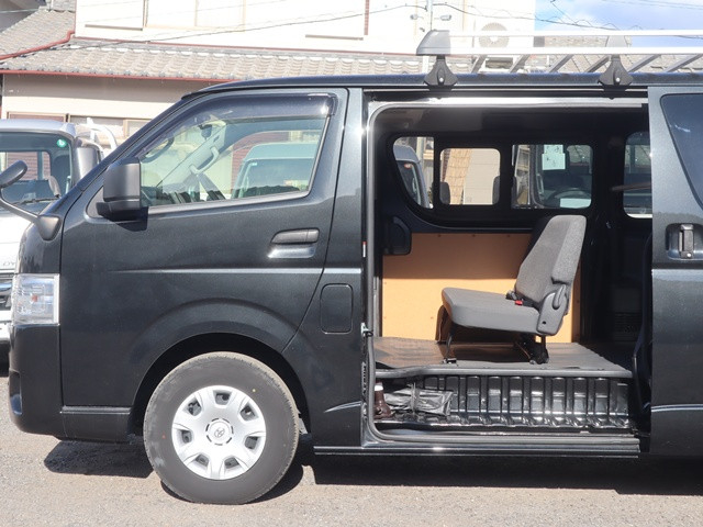 トヨタ ハイエース 小型 バン 3BF-TRH200V(99120) 10枚目