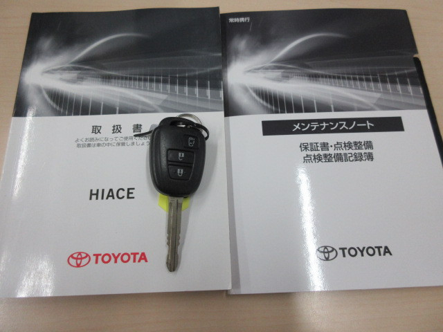 トヨタ ハイエース 小型 バン 3BA-TRH219W(112530) 5枚目