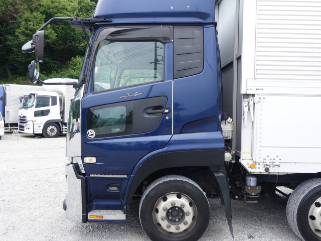 UDトラックス（日産） クオン 大型 ウィング 2PG-CG5CA(109548) 10枚目
