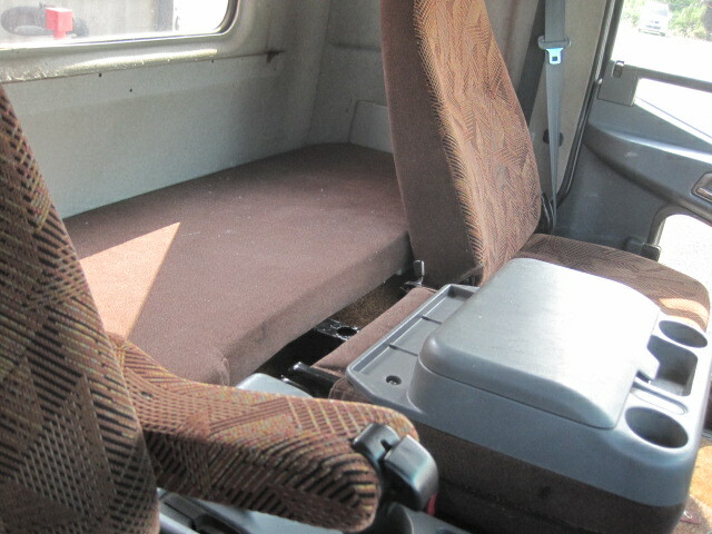 三菱ふそう ファイター 増トン 平ボディ（クレーン付） PDG-FK61F(11887) 32枚目