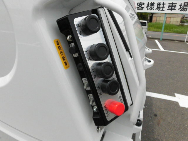 いすゞ エルフ 小型 塵芥車（プレス式） 2PG-NPR88YN(7839) 17枚目