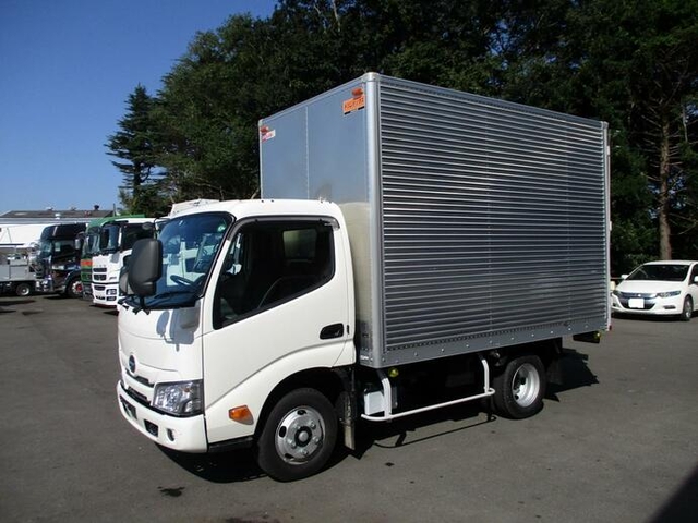 日野 デュトロ 小型 バン 2RG-XZC605M(10554) 1枚目