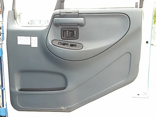 UDトラックス（日産） コンドル 中型 塵芥車（プレス式） BDG-MK36C(8232) 17枚目