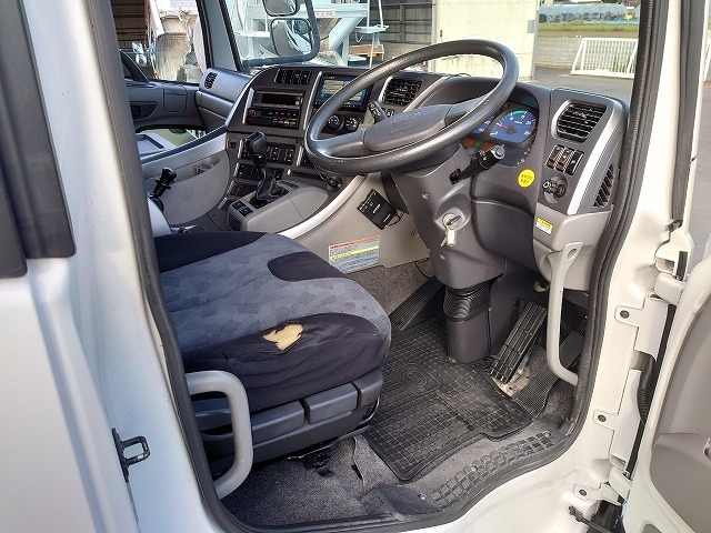 UDトラックス（日産） クオン 大型 ウィング LKG-CG5ZA(8945) 69枚目