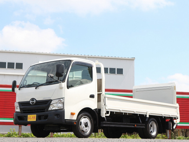 Hino dutro Small Flat body TKG-XZU710M(65126) 1枚目