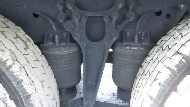UDトラックス（日産） クオン 大型 ウィング LDG-CD5ZA(3727) 23枚目