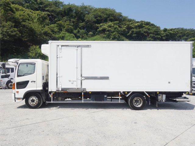 日野 レンジャー 中型 冷蔵冷凍バン TKG-FC9JLAA(110377) 9枚目