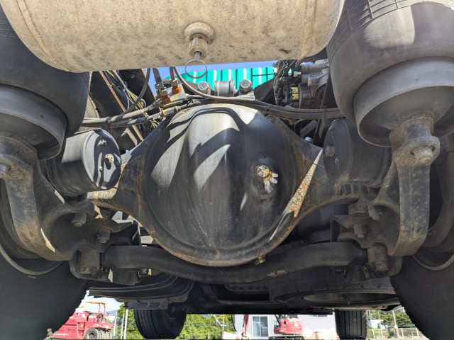 UDトラックス（日産） クオン 大型 トラクタ QKG-GK6XAB(109674) 20枚目