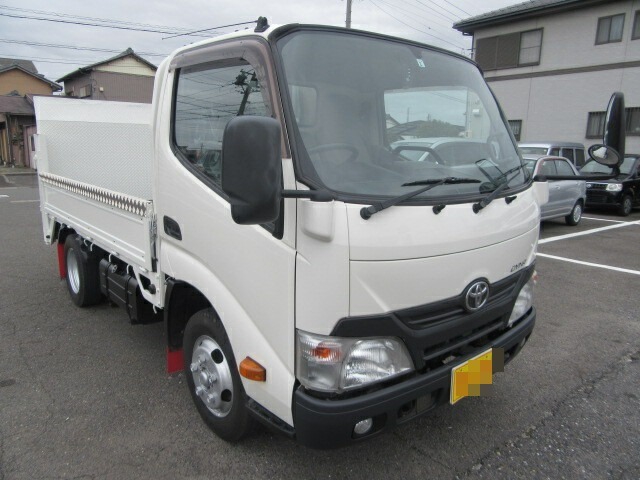 トヨタ ダイナ 小型 平ボディ TKG-XZU605(8796) 2枚目