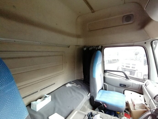 UDトラックス（日産） クオン 大型 ウィング ADG-CG4ZA(5393) 59枚目