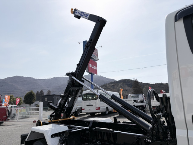 三菱ふそう キャンター 小型 コンテナ専用車 2RG-FBAV0(108663) 17枚目