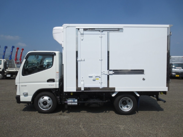 三菱ふそう キャンター 小型 冷蔵冷凍バン 2RG-FBAV0(88181) 9枚目