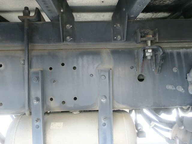 UDトラックス（日産） クオン 大型 ウィング QKG-CG5ZE(40894) 13枚目