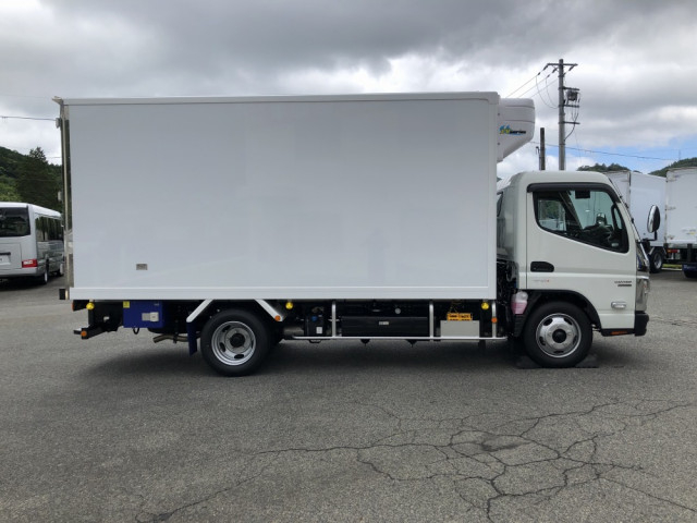 Mitsubishi Fuso canter Small Freezer box_body 2RG-FEAV0(107652) 29枚目