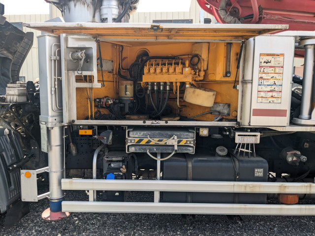 日野 プロフィア 大型 その他 QPG-FQ1AREA(111482) 18枚目