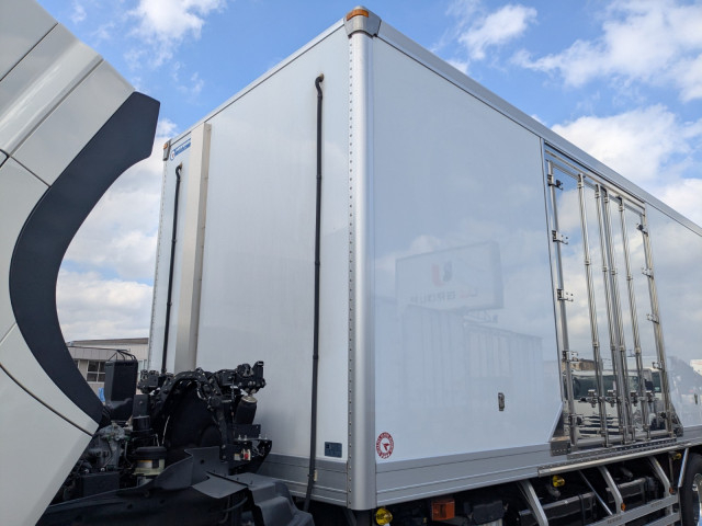 日野 プロフィア 大型 冷蔵冷凍バン 2DG-FR1AHC(106420) 43枚目