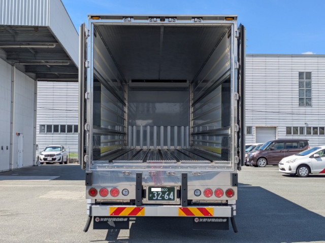 日野 プロフィア 大型 冷蔵冷凍バン 2DG-FR1AHC(108236) 8枚目