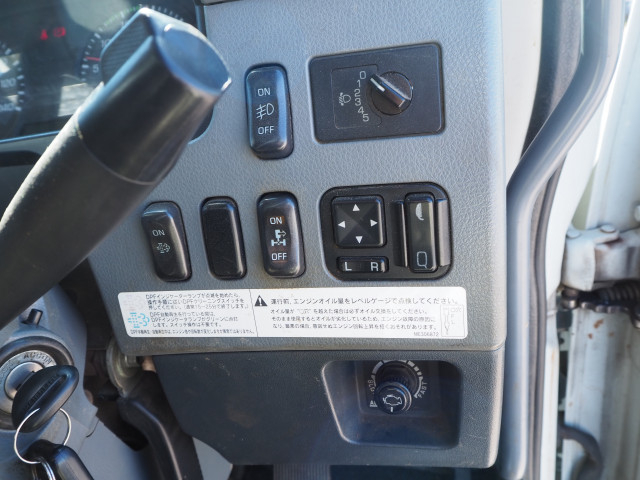 三菱ふそう ファイター 増トン 平ボディ（クレーン付） QKG-FK72FZ(113504) 49枚目