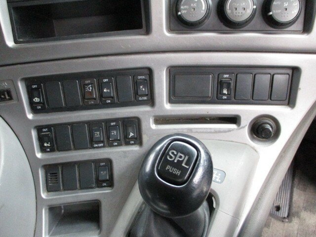 UDトラックス（日産） クオン 大型 ウィング PKG-CD4ZA(8857) 52枚目