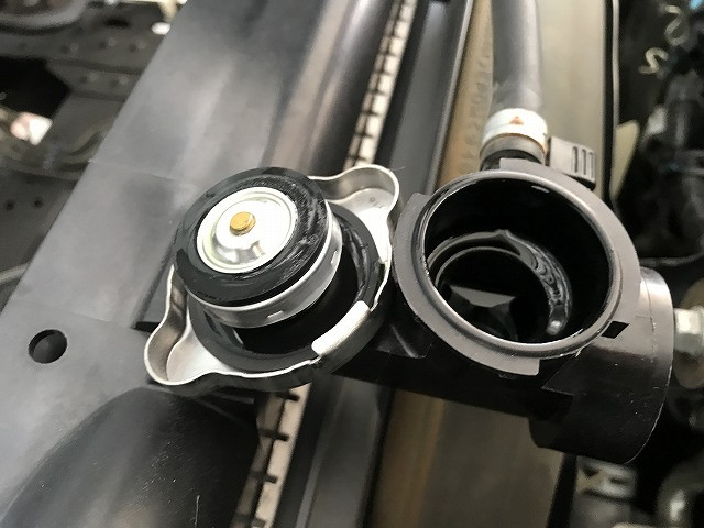 いすゞ エルフ 小型 平ボディ 2RG-NPR88AR(111580) 23枚目