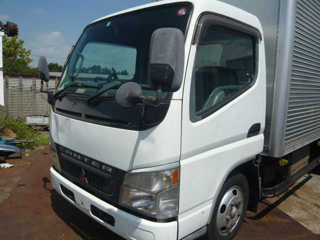 三菱ふそう キャンター 小型 バン KK-FE72EEV(13120) 2枚目