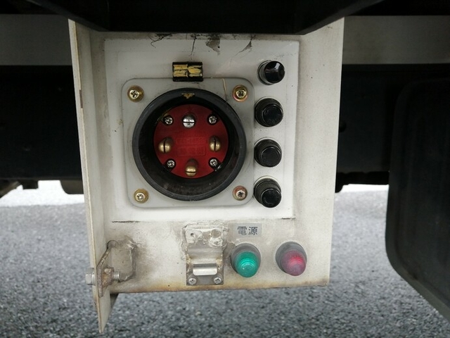 UDトラックス（日産） コンドル 中型 冷蔵冷凍バン PB-MK36A(5519) 46枚目