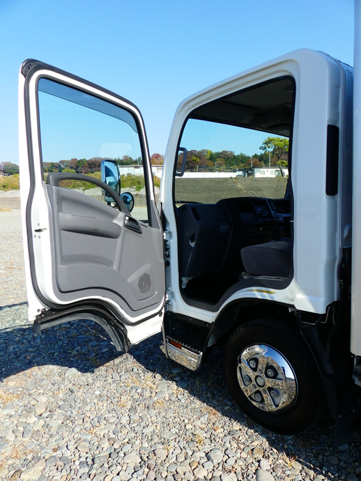 いすゞ エルフ 小型 バン TRG-NLR85AN(57316) 31枚目