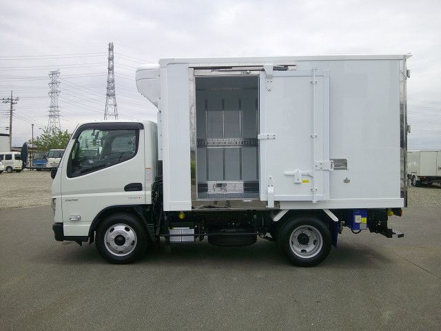 三菱ふそう キャンター 小型 冷蔵冷凍バン 2RG-FBAVO(108486) 9枚目