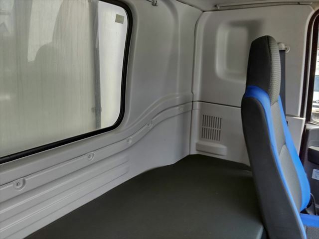 いすゞ ギガ 大型 冷蔵冷凍バン QPG-CYJ77B(9387) 60枚目