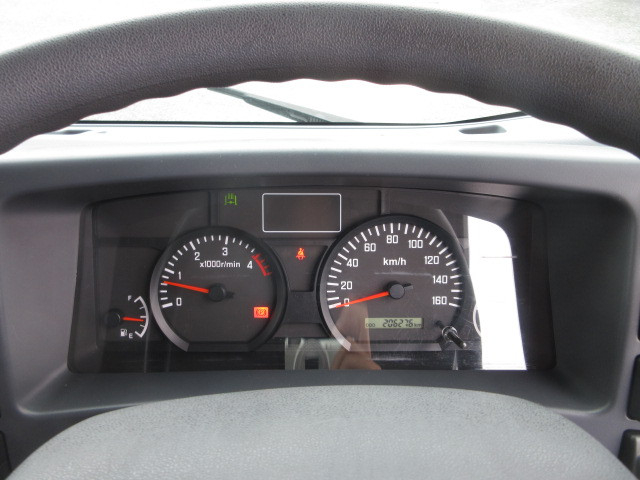 いすゞ エルフ 小型 バン TRG-NLR85AN(111630) 24枚目