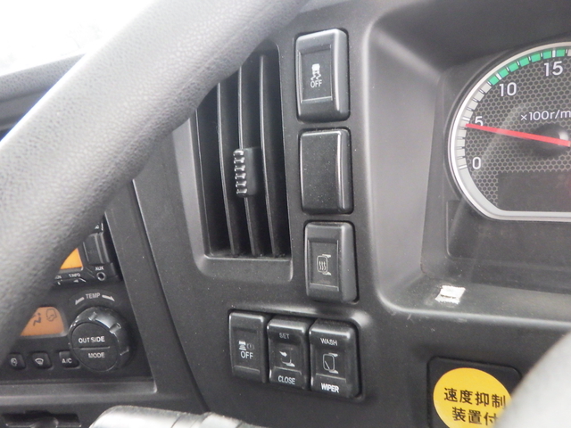 いすゞ ギガ 大型 ウィング QPG-CYJ77B(111057) 30枚目