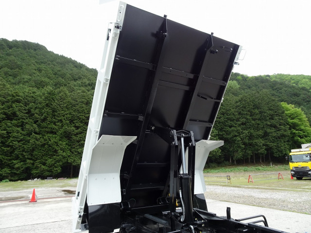 三菱ふそう ファイター 中型 土砂ダンプ 2KG-FK72F(108240) 16枚目