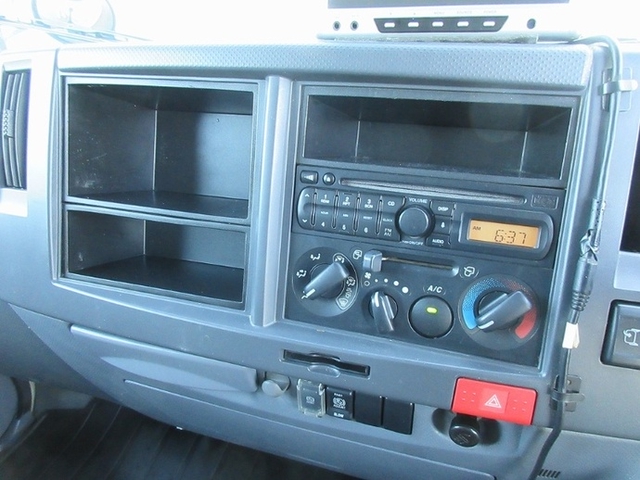 いすゞ エルフ 小型 バン TKG-NLR85AN(5847) 31枚目