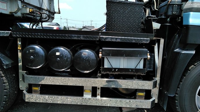 UDトラックス（日産） クオン 大型 トラクタ ADG-GW4XLG(3568) 10枚目