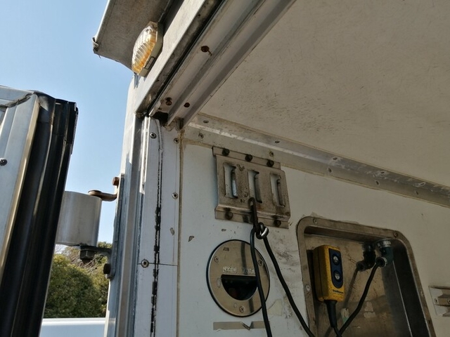 UDトラックス（日産） コンドル 中型 冷蔵冷凍バン PB-MK36B(5670) 35枚目