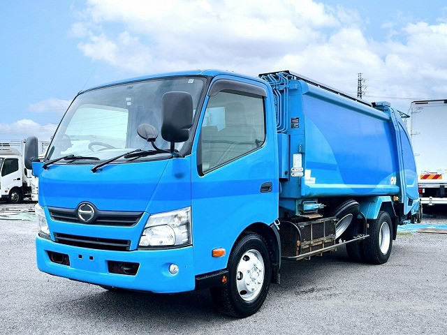 日野 デュトロ 小型 塵芥車（プレス式） TKG-XZU710M(111701) 1枚目