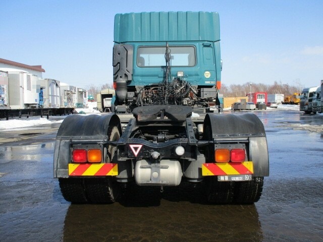 UDトラックス（日産） クオン 大型 トラクタ QKG-GK5XAB(8989) 6枚目