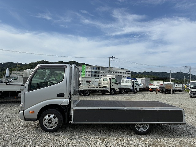 トヨタ ダイナ 小型 平ボディ 2PG-GDY281(107727) 11枚目