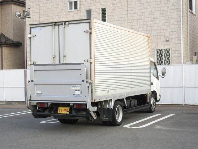 トヨタ ダイナ 小型 バン KK-XZU347(3532) 3枚目