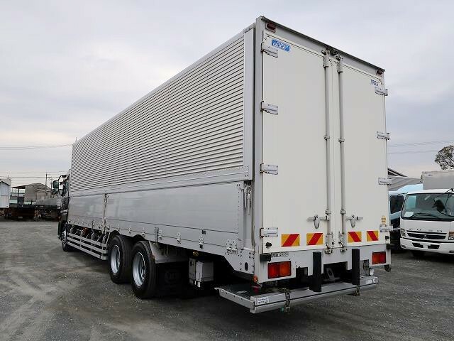 UDトラックス（日産） クオン 大型 ウィング QKG-CD5ZA(38807) 4枚目