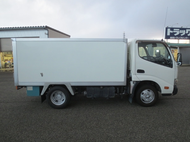 トヨタ トヨエース 小型 冷蔵冷凍バン TKG-XZC605(98581) 8枚目