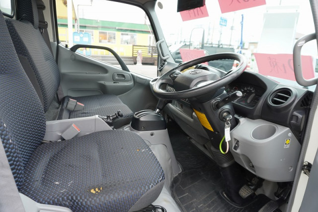 日野 デュトロ 小型 バン 2RG-XZC605M(109686) 35枚目