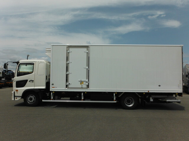 日野 レンジャー 中型 冷蔵冷凍バン 2KG-FD2ABG(32008) 7枚目