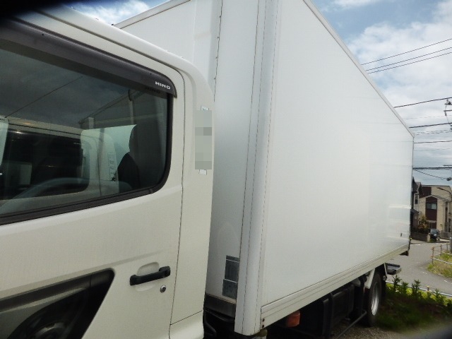 日野 レンジャー 中型 冷蔵冷凍バン BKG-FC7JJYA(3086) 3枚目