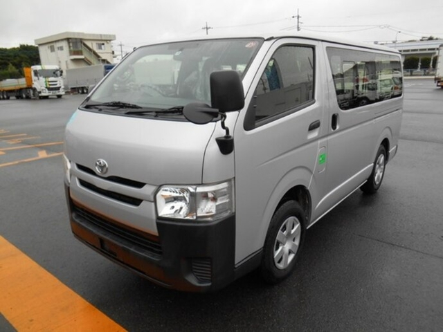 トヨタ レジアスエース 小型 Translation missing: ja.item.body_keijou_enum.body_keijou_light_van LDF-KDH206V(8137) 1枚目