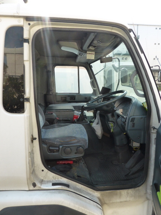 UDトラックス（日産） コンドル 中型 冷蔵冷凍バン BDG-MK36C(2923) 22枚目