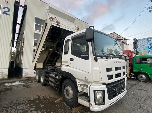いすゞ ギガ 大型 土砂ダンプ QKG-CXZ77AT(25640) 1枚目